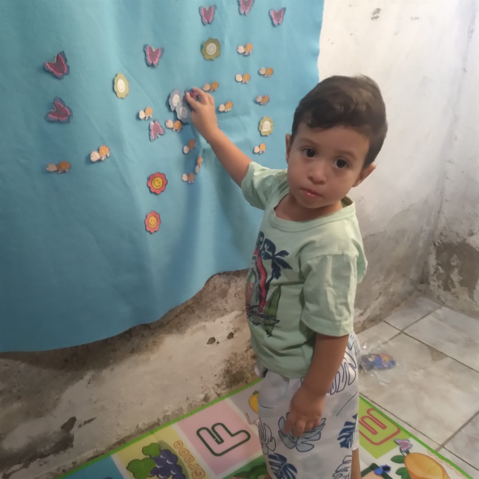 Programa atendimento no lar com crianças de 1 a 3 anos.